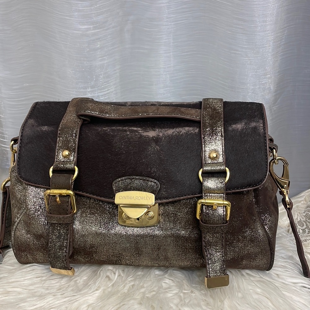 Cynthia Rowley Messenger Bag. Used in good condition. Dust bag included.